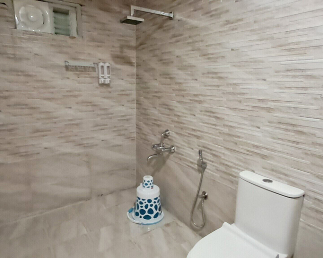 Bathroom 2, iHotels Yercaud , Salem
