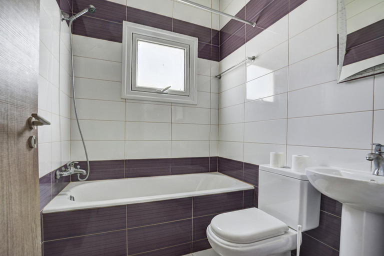 Bathroom 2, Nissi Villa Ourania