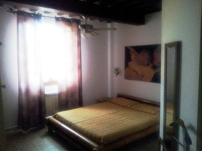 Bedroom 2, Agriturismo La Nocciolina, Livorno
