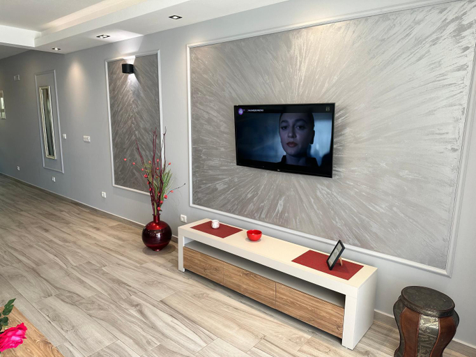 Others 5, Apartment Ema Star
