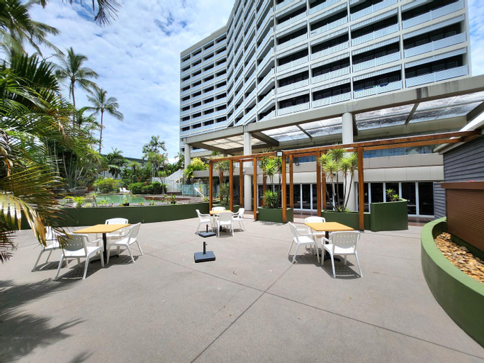 Cairns Ocean View Apartment, Cairns