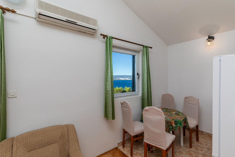 Others 2, Apartments with parking space Marusici, Omis - 21608, Omiš