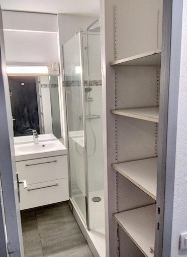 Bathroom 4, Résidence Graziella Studio 308, Alpes-Maritimes