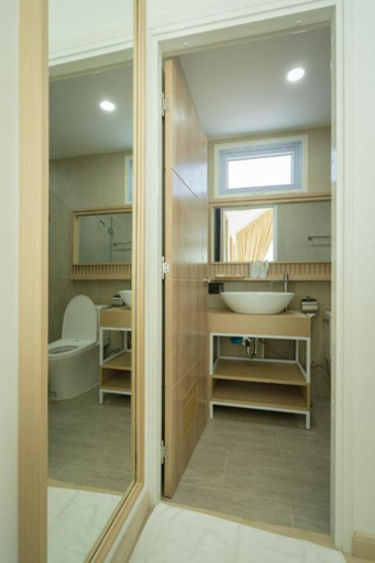 Bathroom 5, Saksiam Lakeside Resort, Sai Noi