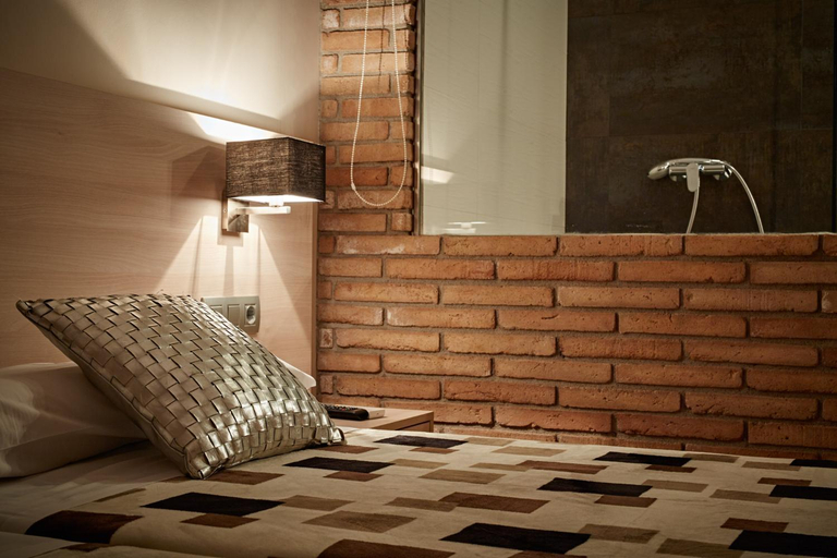 Others 3, Hostal Crisami, Lleida