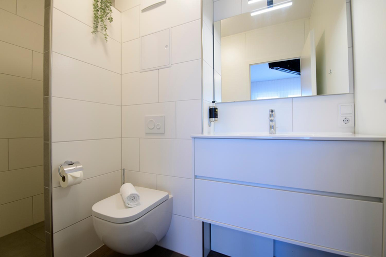 Bathroom 9