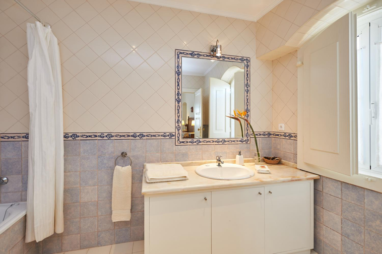 Bathroom, Eugaria Country House by Lost Lisbon, Sintra