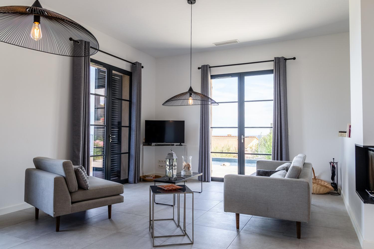 Facilities 5, Villa HUGO, Neuve, 8 pers, pisc chauffee,, Haute-Corse