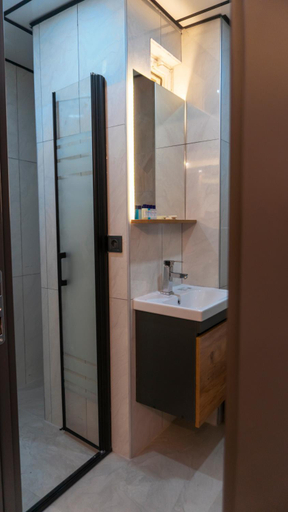 Bathroom 4, Rain Hotel, Silifke