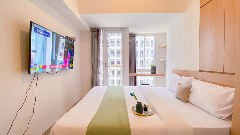 Bedroom 2, Cozy and Well Designed Studio Tokyo Riverside PIK 2 Apartment By Travelio, Tangerang