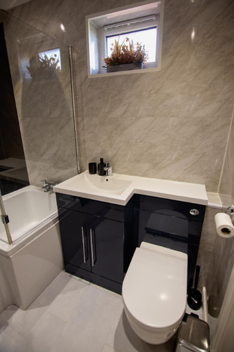 Bathroom 2, Hilltop Apartment, Wiltshire