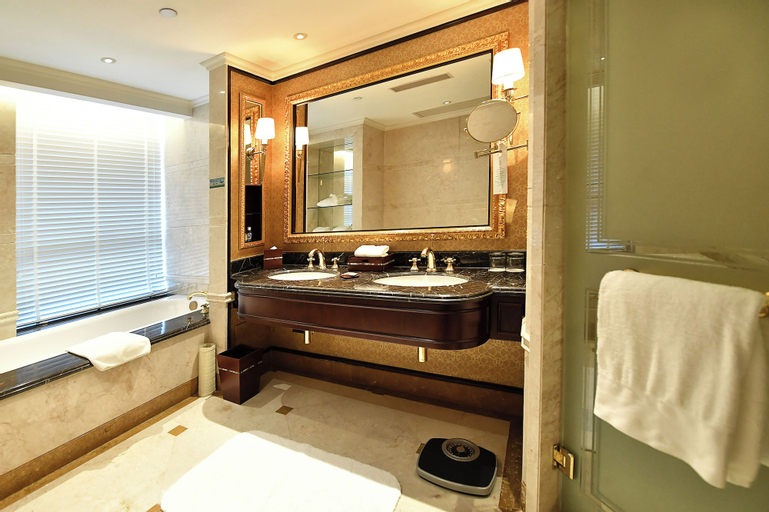 Bathroom 15