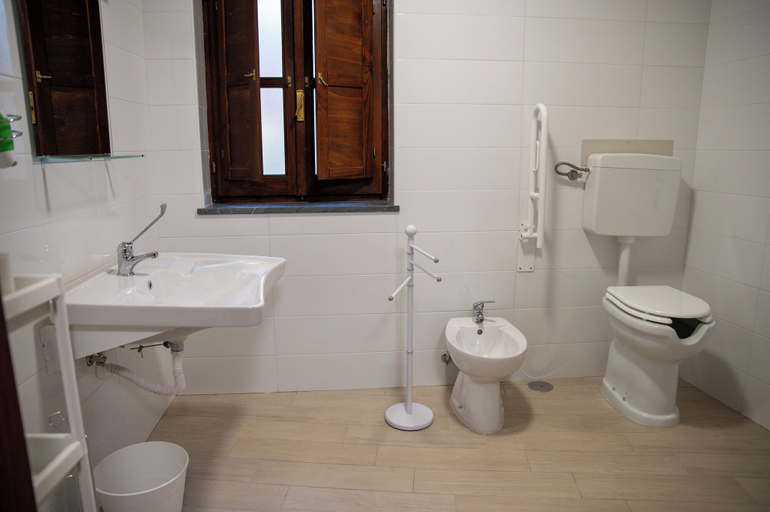 Bathroom 3, Dimora del Borgo Affittacamere, Cosenza