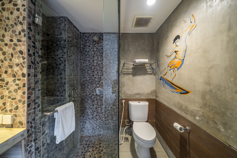 Bathroom 16