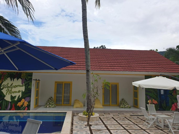 Exterior 29