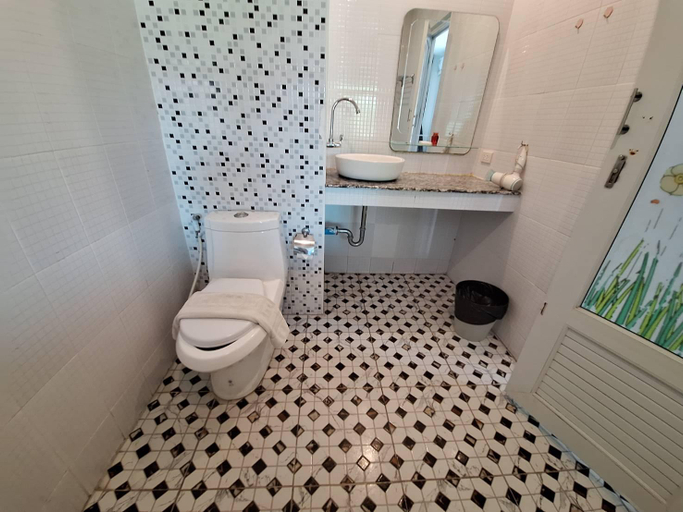 Bathroom 5, Anantra Pattaya Resort by CPG, Pattaya