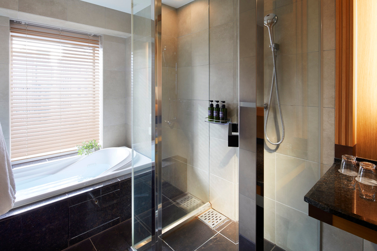 Bathroom 24