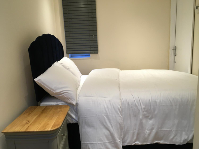 Others 2, Private One Bedroom Apartment, London