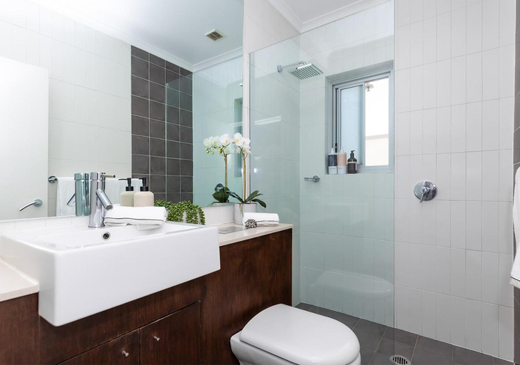 Bedroom, COZY BEACH FRONT STUDIO WITH AIRCON, Waverley
