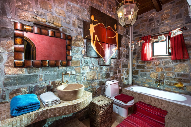 Bathroom 3, Villa Belladonna - Heraklion Private Pool Getaway, Faistos