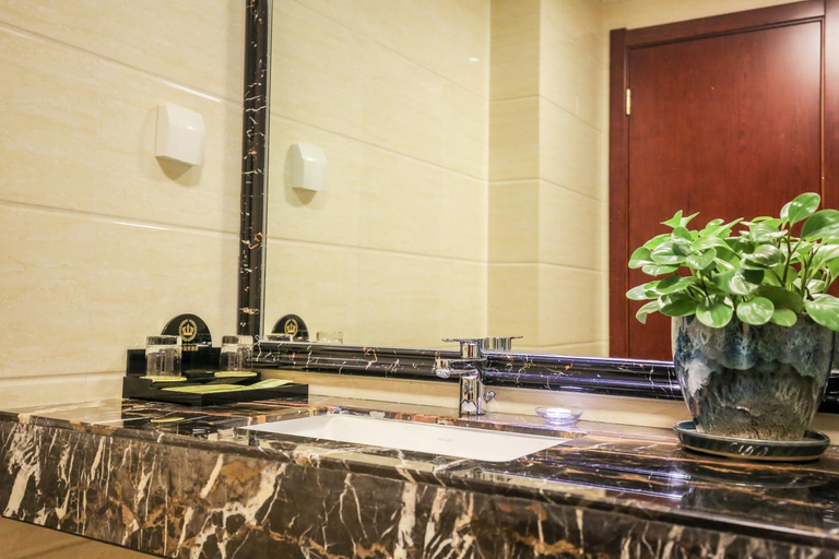 Bedroom 4, New Knight Royal Hotel Airport and International Resort, Shanghai