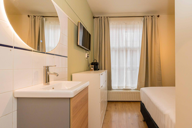 Others 2, RB Hostel, Schouwen-Duiveland