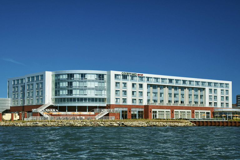Exterior & Views 1, コートヤード・エリー・ベイフロント, Lake Erie