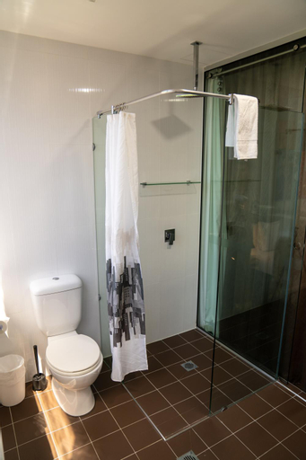 Bathroom 8