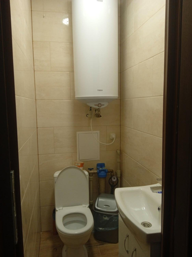 Bathroom 3, Skarbivka, Nadvirnians'kyi