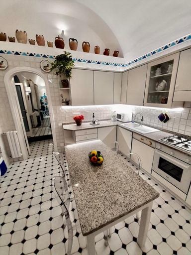 Kitchen 2, Villa Marunnella, Salerno