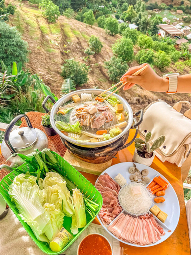 Food & Drinks, Monchapaplearn Monjam, Mae Rim
