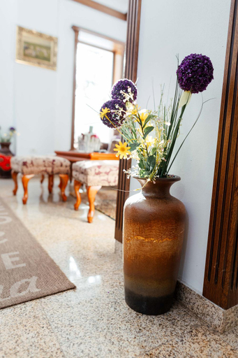 Public Area 2, Casa Marta, Voila