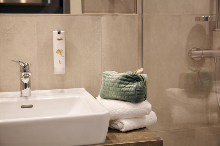 Bathroom 3, ACORA DÜSSELDORF AIRPORT, Düsseldorf