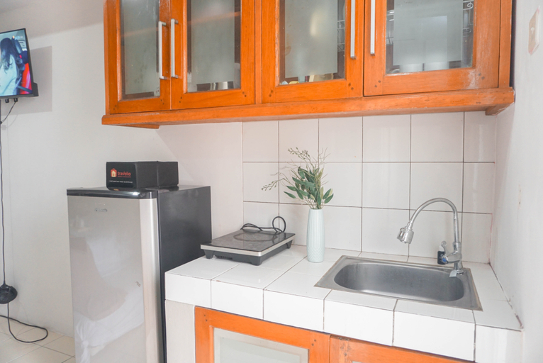 Others 4, Homey and Cozy Studio Apartment Margonda Residence 2 By Travelio, Depok