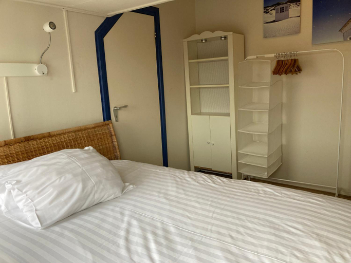 Others 5, RB Hostel, Schouwen-Duiveland