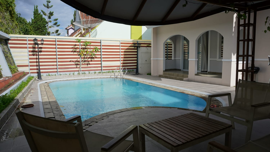 Sport & Beauty 2, Villa Dalia Puncak R4/19, Cianjur