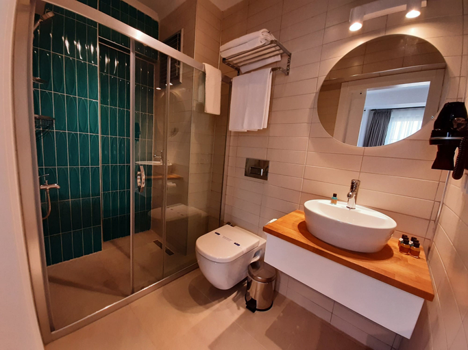 Bathroom 4, QonuQ Bozcaada, Bozcaada