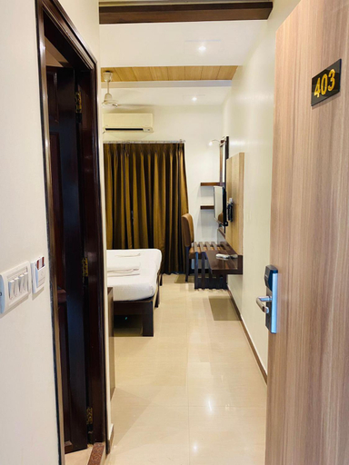 Bedroom 3, Hotel Plaza Heights by RAK Rooms, Dakshina Kannada