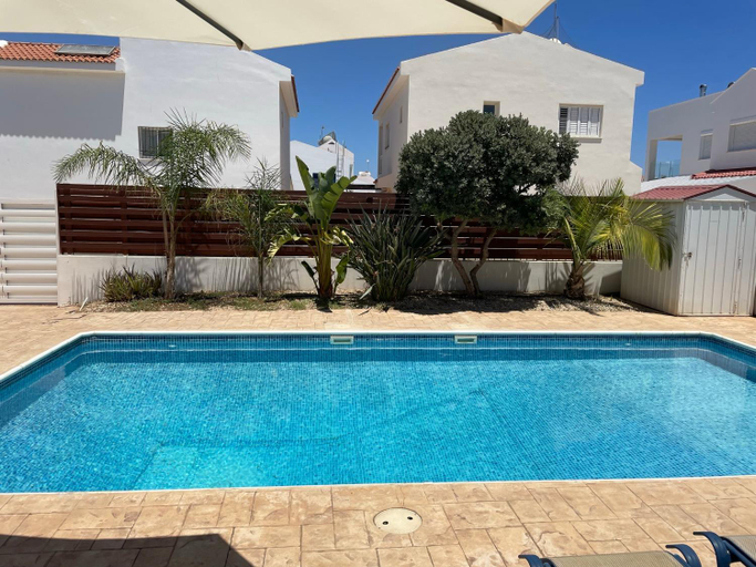 4, Sol y Mar Malama Villa