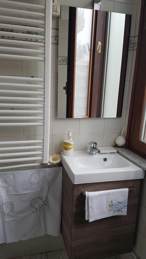 Bathroom 2, Casa Dorianna, Rome