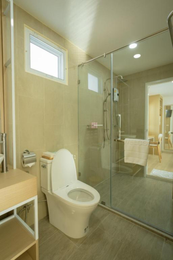 Bathroom 5, Saksiam Lakeside Resort, Sai Noi