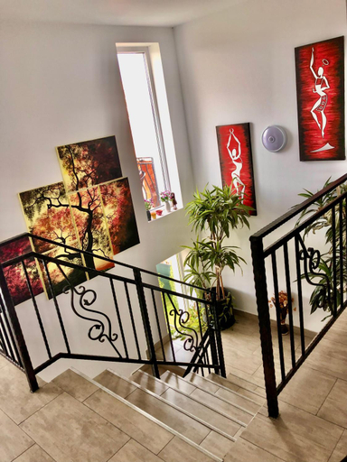 Others 3, Pensiunea Casa Alba, Beclean
