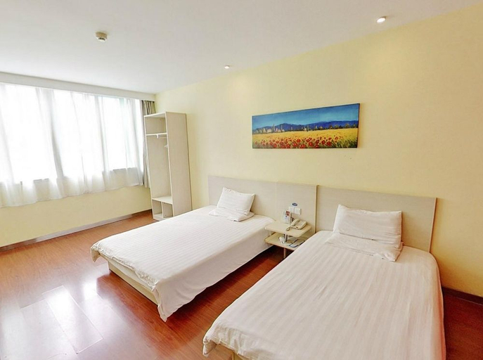 Bedroom 21
