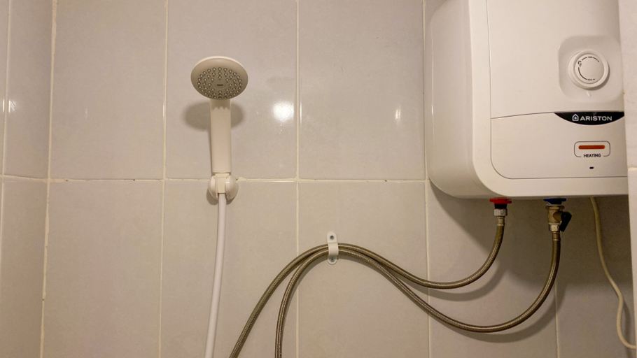 Bathroom 5, Cozy and Well Designed Studio Tokyo Riverside PIK 2 Apartment By Travelio, Tangerang