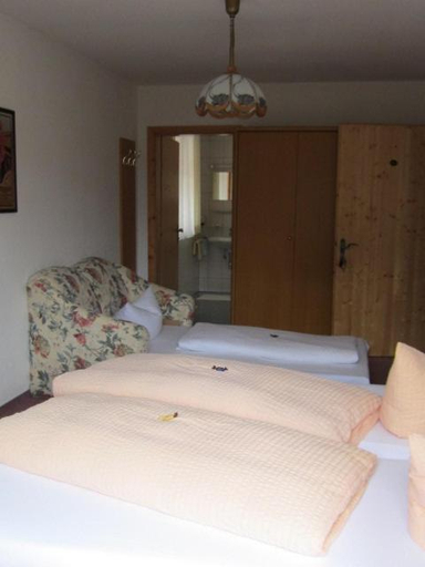 Others 3, Wirtshaus zum Wiesejaggl, Landeck