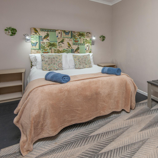 3, Albatross Accommodation, West Coast