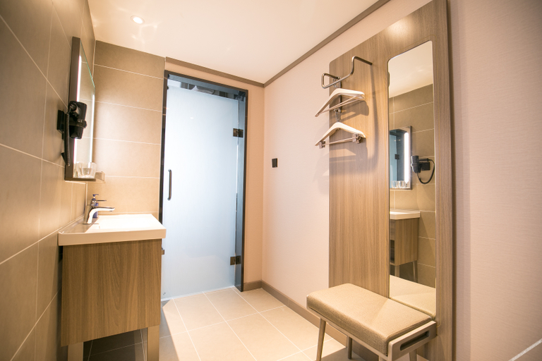Bathroom 3, Hanting Hotel Rizhao West Station Yingbin Road, Rizhao