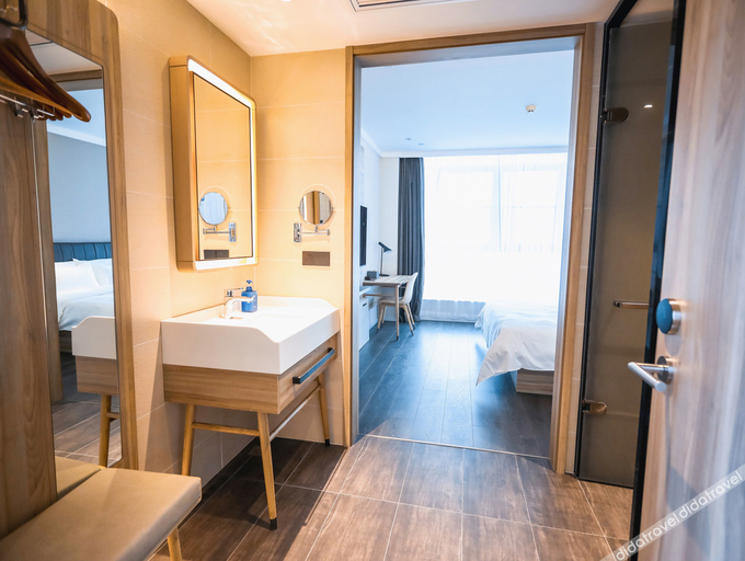 Bathroom 3, Hanting Premium Hotel Zhumadian Xincai County, Zhumadian