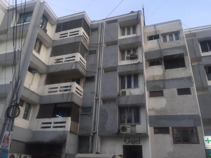 Convastay Gajel- Near Apollo Greams Road, Chennai