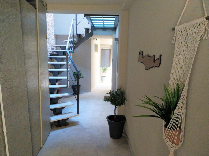 Entrance 2, Uni Island - Old Town Suites, Crete